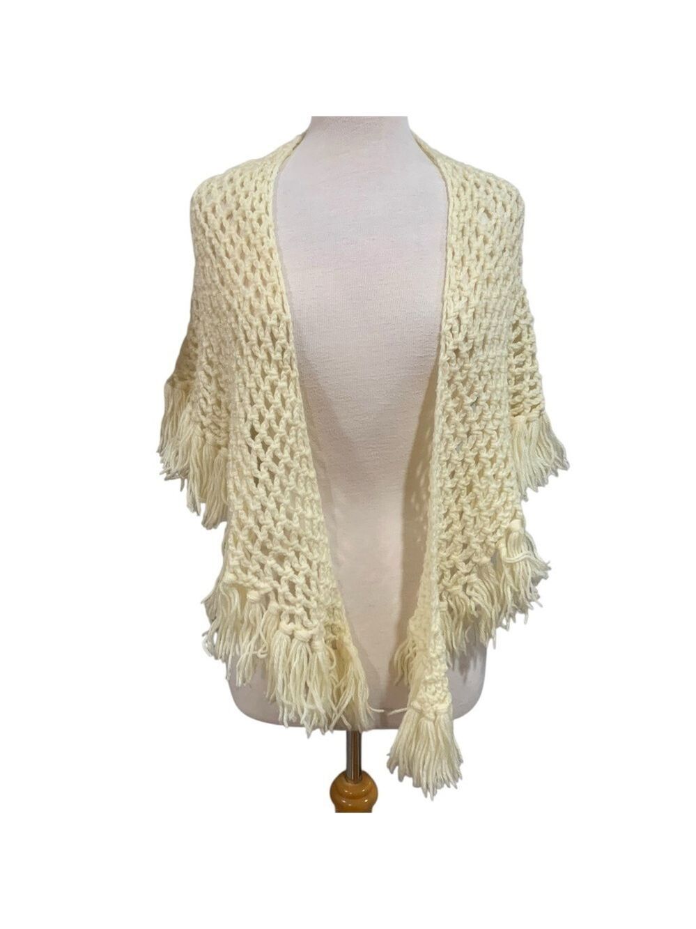 Vintage off white hand knit acrylic yarn wrap with fringe